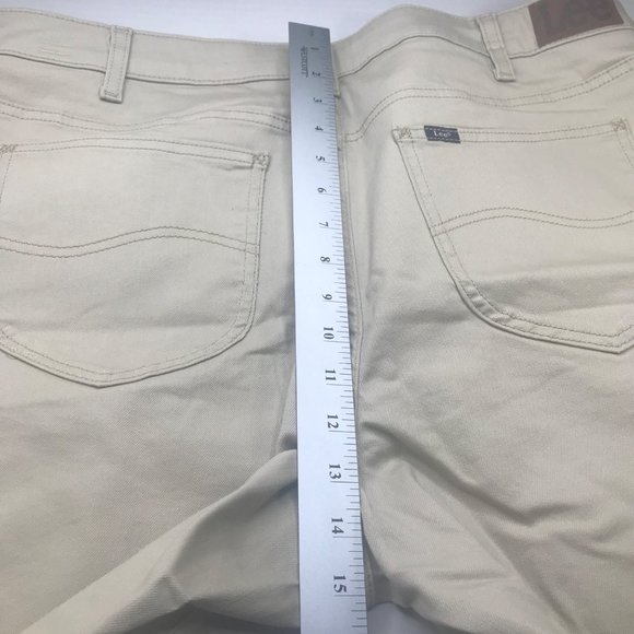 Lee Women's 22M Midrise Bermuda Regular Fit Pioneer Beige Short New With Tags - Picture 12 of 12